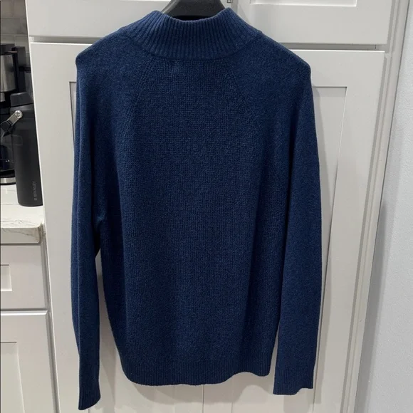 Banana Republic Factory Men's Sweater - Picture 2 of 6